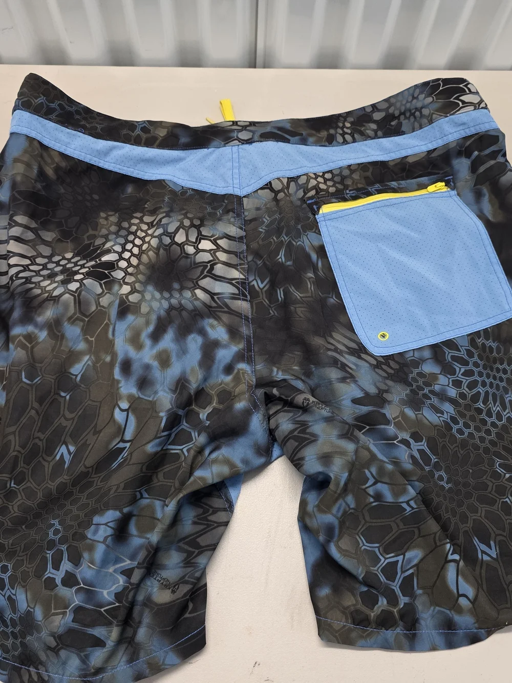 Huk Performance Fishing Board Shorts Men's Size XXXL Inseam 9.5.